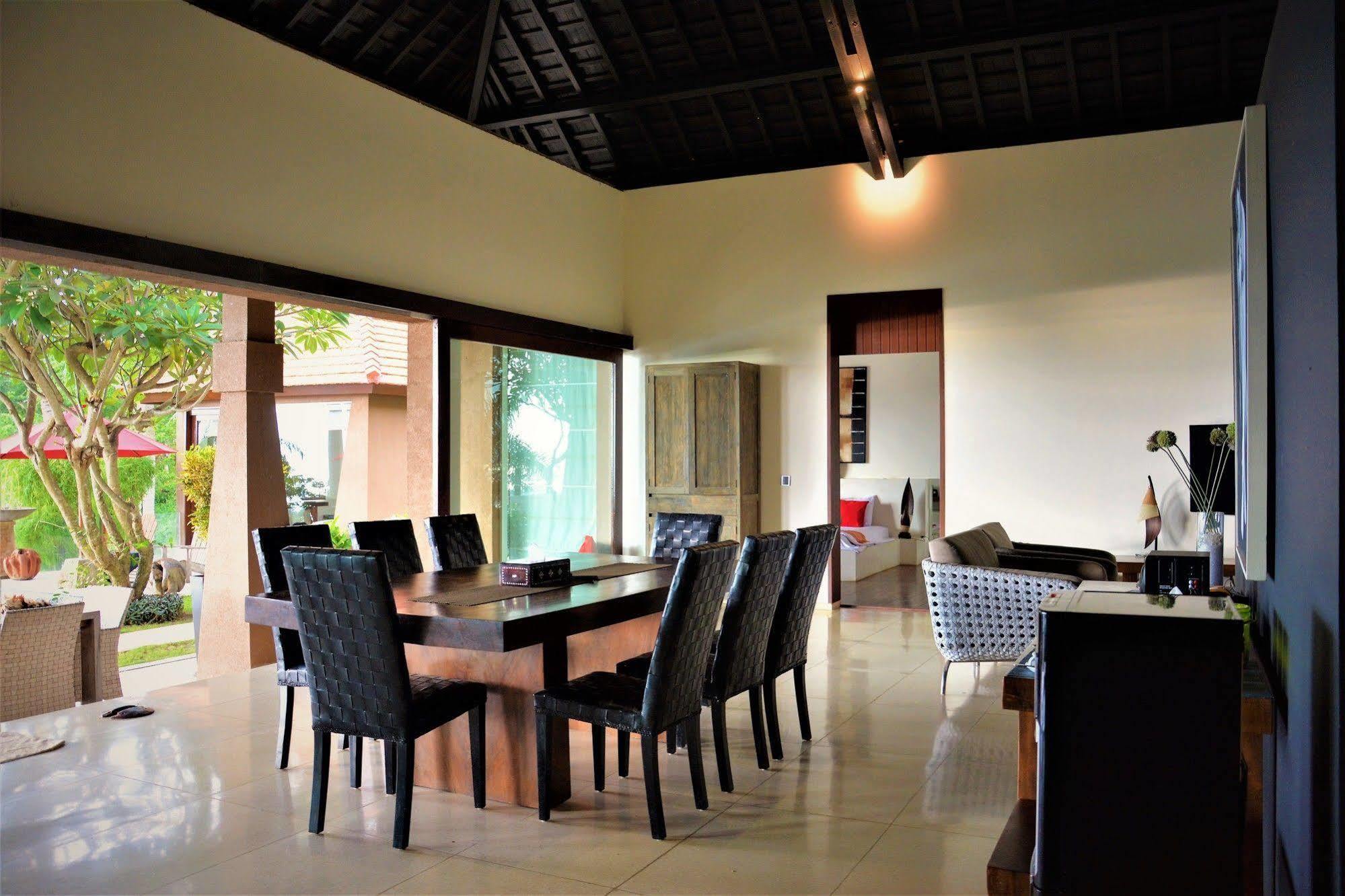 Villa Tiara Mangsit Exterior photo